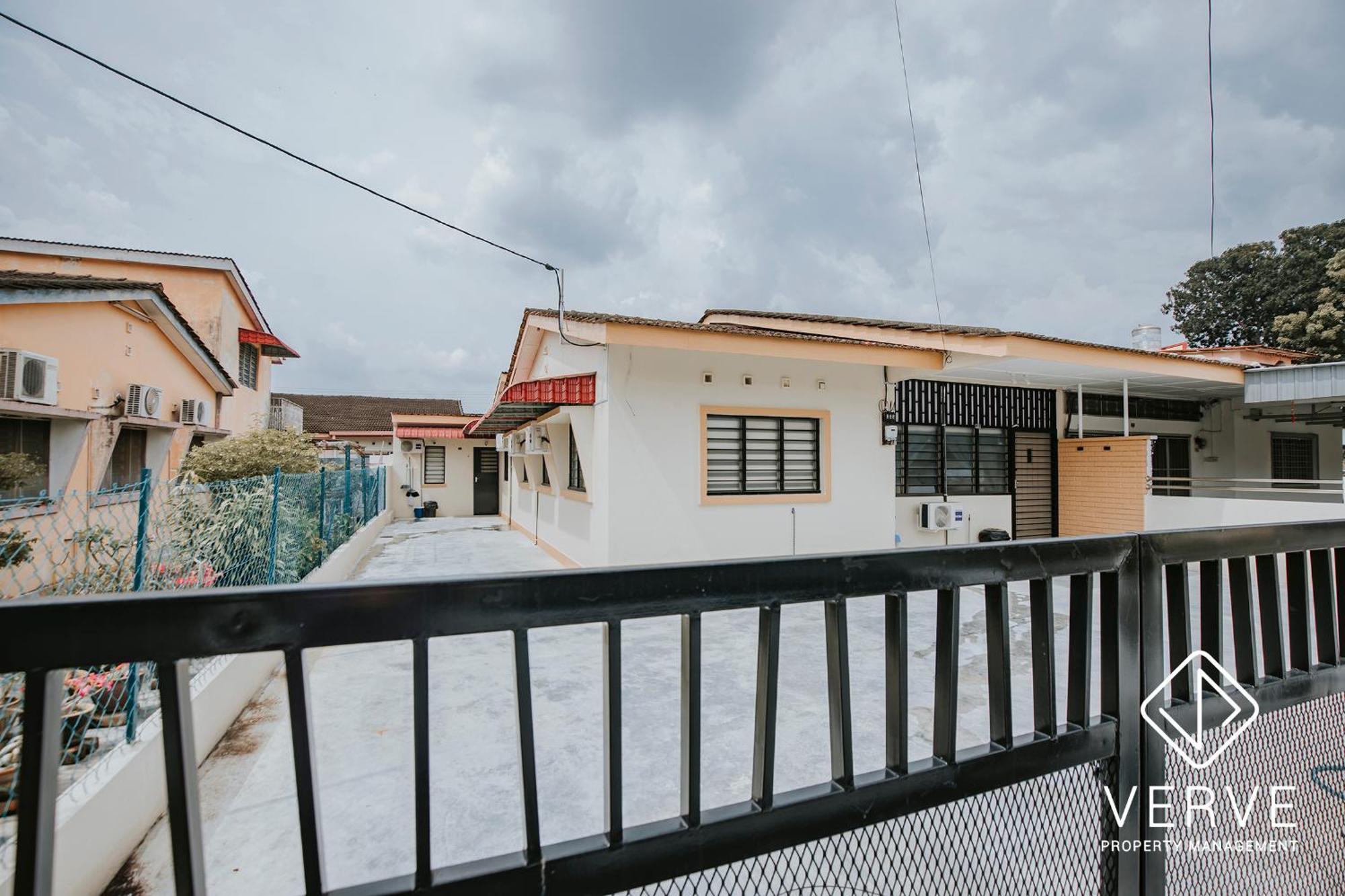 Fumei 2r2b House By Verve Pasir Pinji